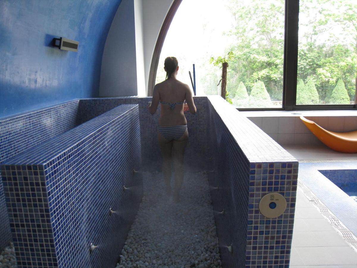 Balneario De Ledesma Hotel Vega de Tirados ภายนอก รูปภาพ