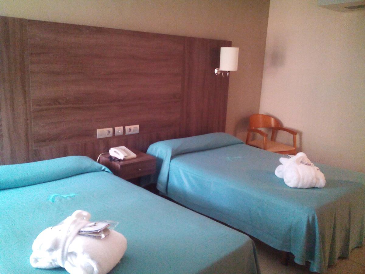 Balneario De Ledesma Hotel Vega de Tirados ภายนอก รูปภาพ
