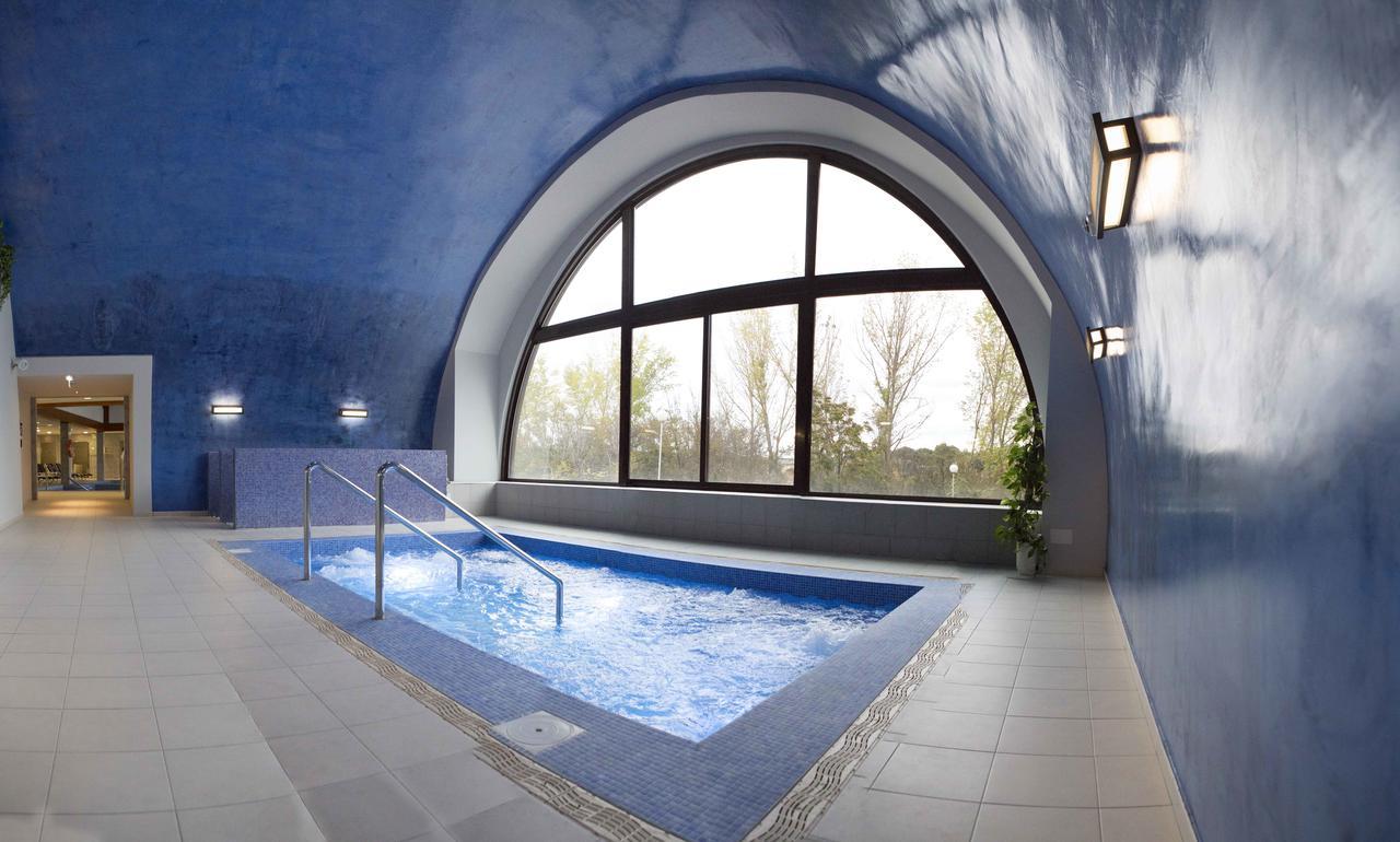 Balneario De Ledesma Hotel Vega de Tirados ภายนอก รูปภาพ