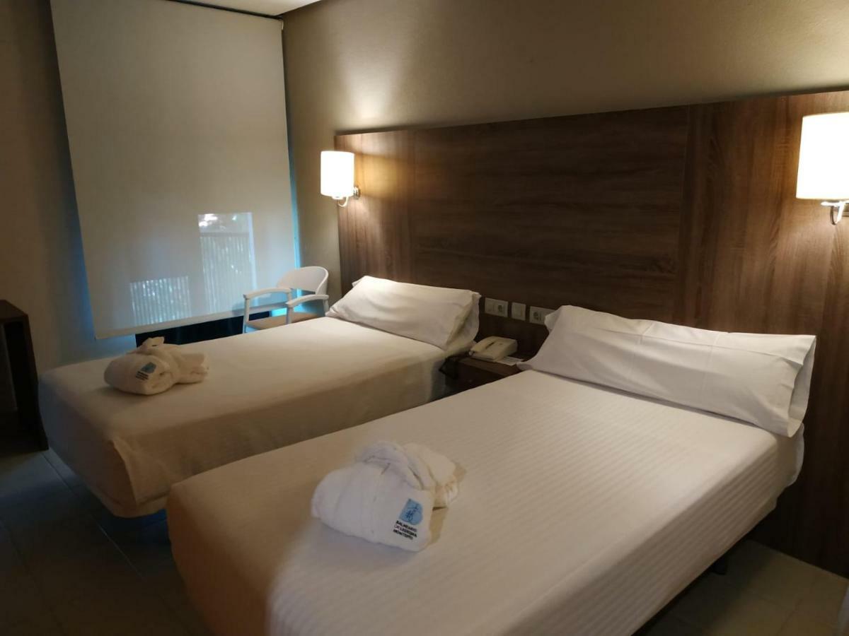 Balneario De Ledesma Hotel Vega de Tirados ภายนอก รูปภาพ
